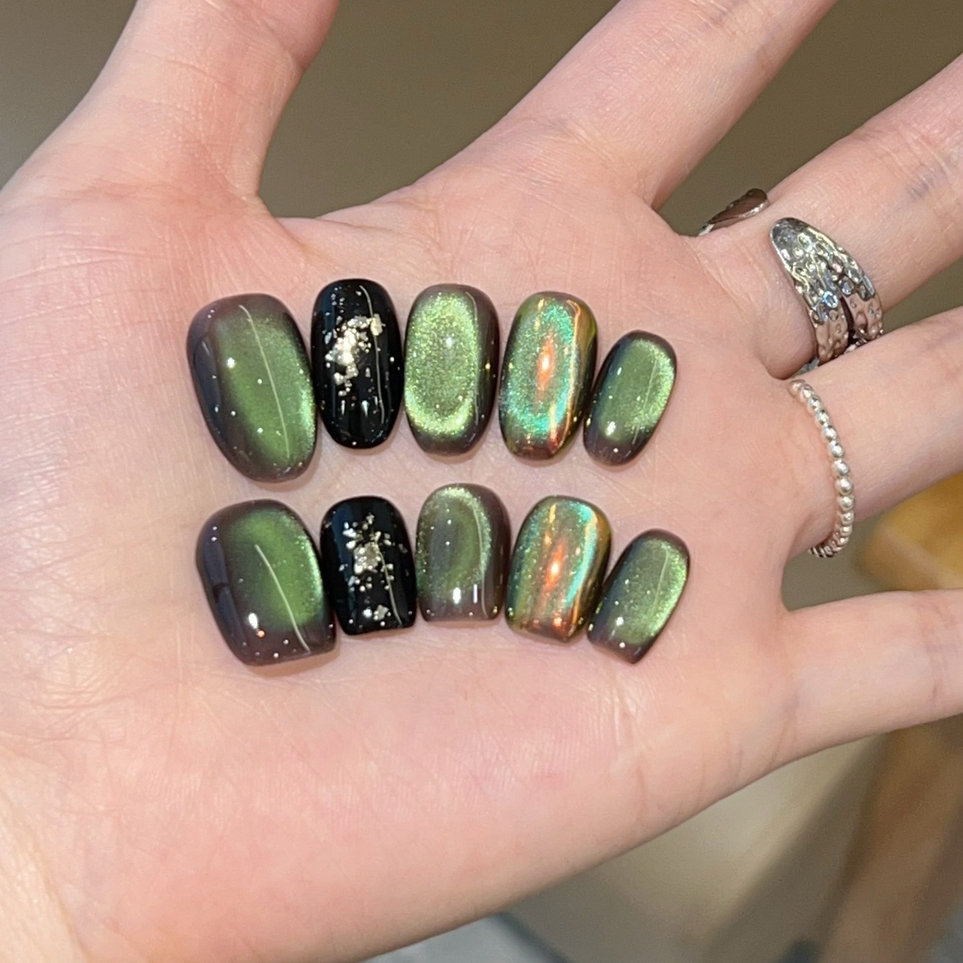 【橄榄石】玻璃珠猫眼极光粉纯手工穿戴甲短款秋冬美美拉德色系,淘宝优惠券,粉丝福利购,淘宝优惠卷