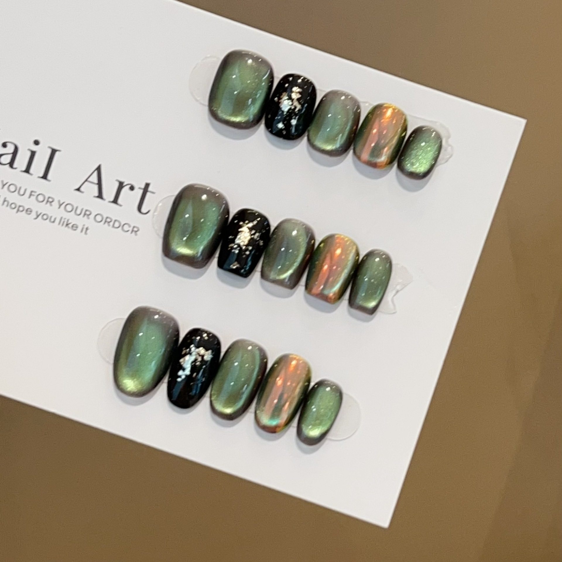 【橄榄石】玻璃珠猫眼极光粉纯手工穿戴甲短款秋冬美美拉德色系,淘宝优惠券,粉丝福利购,淘宝优惠卷