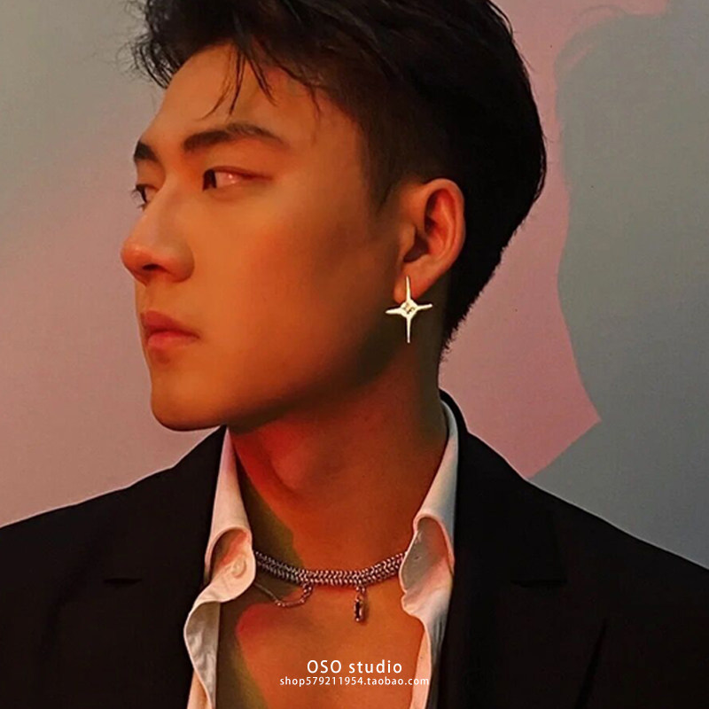 闪光十字架耳环男女情侣款钛钢冷淡风明星同款耳饰简约耳钉