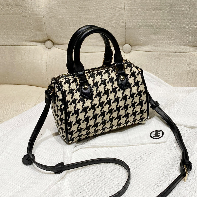 单肩包女2021新款高级感波士顿迷你 苏七果女士包袋