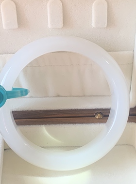 和田玉手镯女款白色带证书手镯