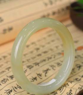 收藏级和田青白玉手镯58圈口山料