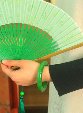 天然玉石圆条碧玉美人条手镯证书