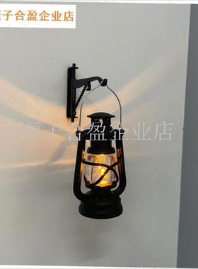 无聊瞭买个金属支架挂迷你小煤油灯小煤油灯发X光壁挂灯摆件.