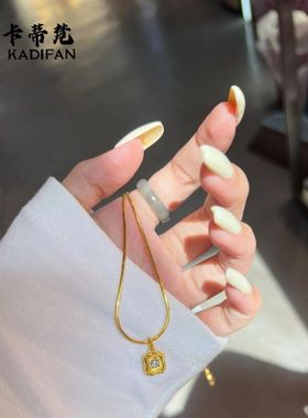 小红书爆款沙金小方钻方糖项链久不掉色锁骨链高级方形吊坠项链