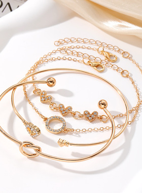 High end heart-shaped diamond inlaid bracelet with a niche