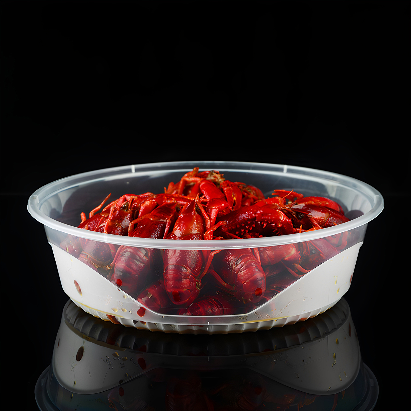 Disposable box of pickled fish, large bowl of crayfish
