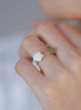玫瑰花和田玉戒指女小众设计白蝶