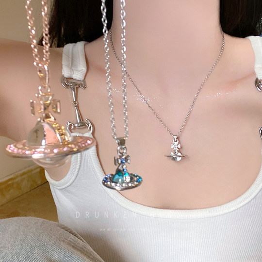 西太后立体土星项链女轻奢小众长款叠戴毛衣链高级感星球吊坠配饰