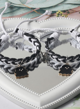 高颜值黑白拼色情侣编织磁吸手链