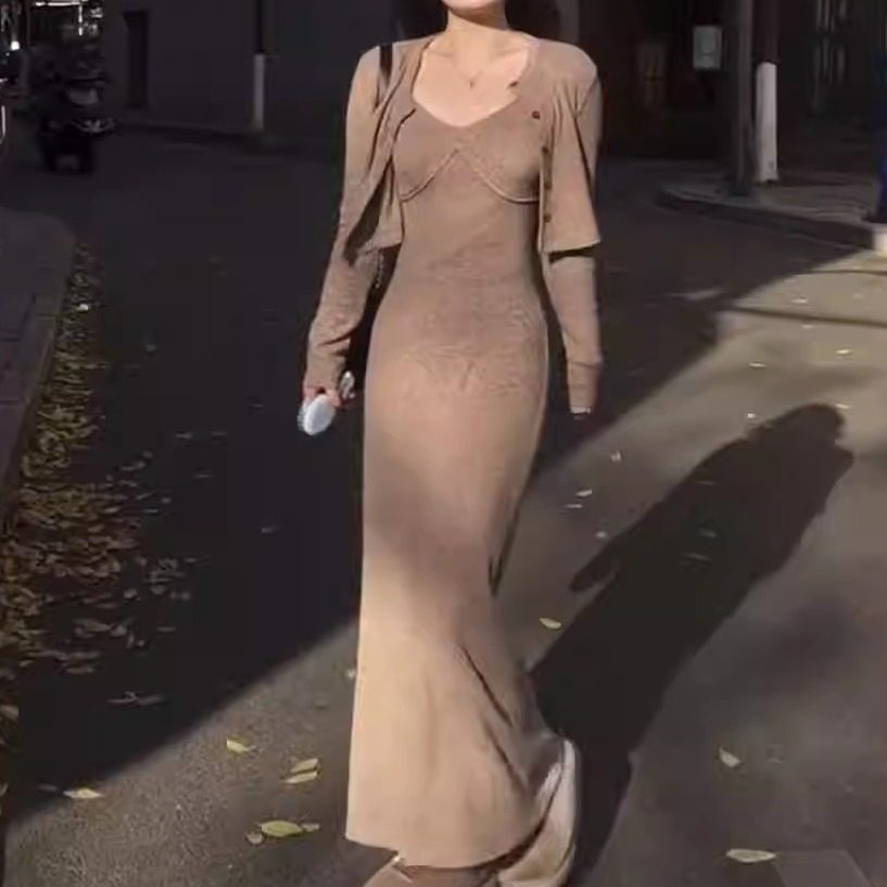 复古性感时尚套装裙女秋季新款长袖开衫外套V领吊带连衣裙两件套,淘宝优惠券,粉丝福利购,淘宝优惠卷