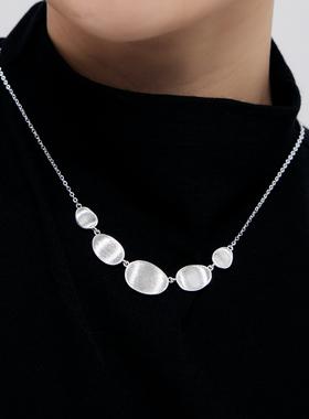 OUBIYABI欧比雅比织光几何颈链缎光拉丝圆片项链气质简约首饰女