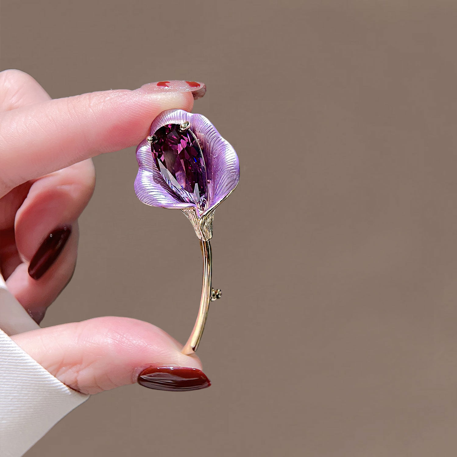 紫水晶马蹄花朵胸针高档女百搭优雅气质胸花时尚大衣别针西装配饰,淘宝优惠券,粉丝福利购,淘宝优惠卷