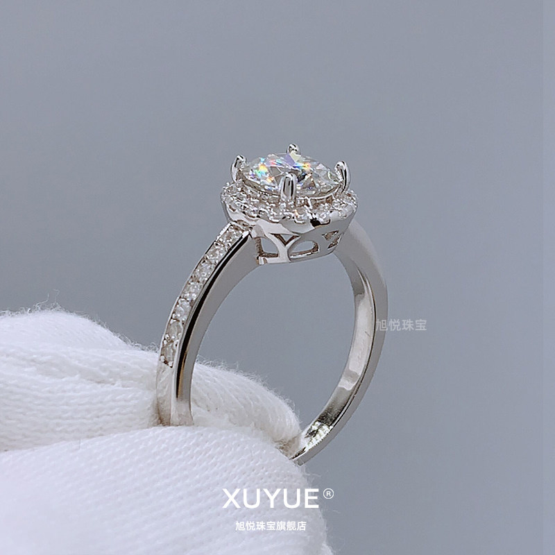 18k白金莫桑石圆包镶嵌不掉色钻戒 旭悦珠宝戒指/指环