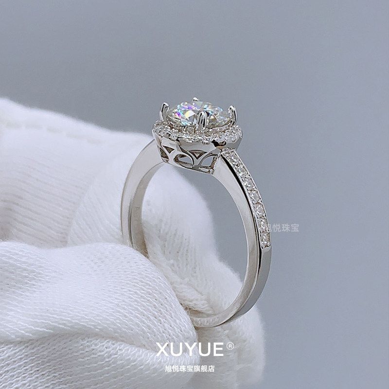 18k白金莫桑石圆包镶嵌不掉色钻戒 旭悦珠宝戒指/指环