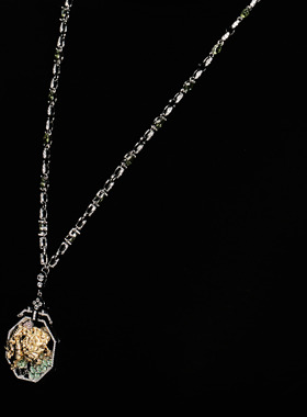 【朱珠共创】MOH年度金标系列金福狮水晶牡丹浮雕窗景项链礼物