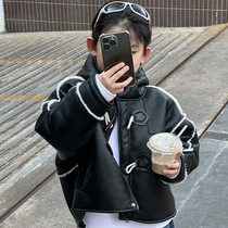 Boy fur integrated jacket 2023 Winter new children Lieven cap Short Locomotive Leather Coat Jacket Plus Suede Clothes