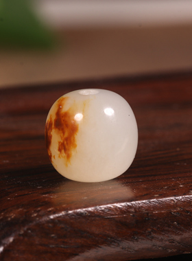 新疆和田玉籽料老型珠手链配珠