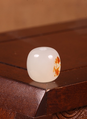 天然新疆和田玉籽料红皮白玉散珠