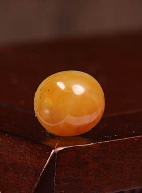 新疆和田玉籽料老型珠红皮珠子