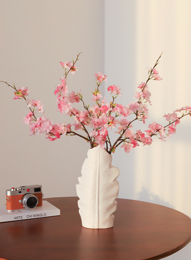 生喜朗绢花客厅桃花花瓣纹理清晰