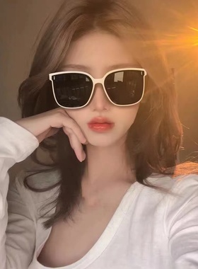 瑞卡大圆脸适合的女款显脸小方形白色墨镜白色边框太阳镜半框圆脸