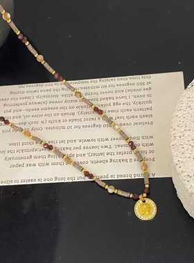 2025新款设计师款天然石串珠项链女金色满钻几何花瓣方块吊坠颈链