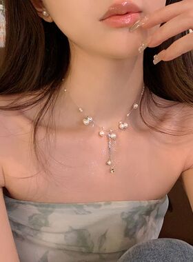 把优雅戴在脖子上!设计小众流苏项链女轻奢高级出游搭配新款颈链