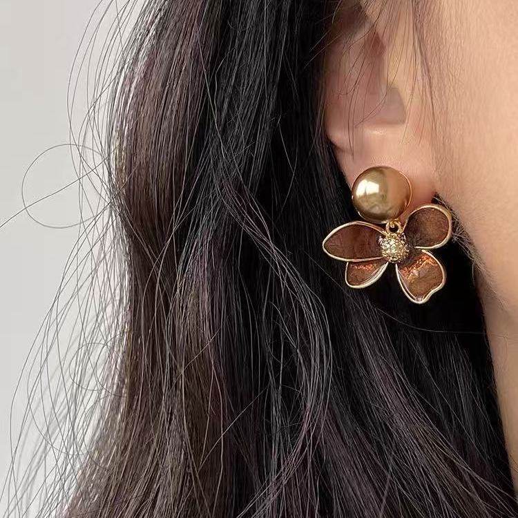 咖色秋冬珐琅复古珍珠花朵耳环新款轻奢气质高耳饰女耳钉,淘宝优惠券,粉丝福利购,淘宝优惠卷