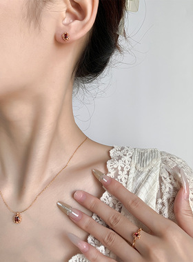 日系轻奢夕阳红石榴石六角楼画框镂空蕾丝项链s925银套装