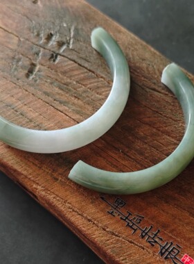 断镯修复师翡翠手镯裂纹维修改款