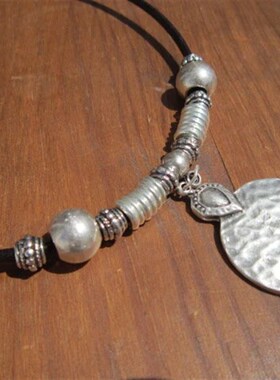 Bohemian Vacation Style Circular Hammered Alloy Pendant Neck