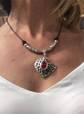 Unique Exquisite Heartshaped Alloy Pendant Choker Bohemian B