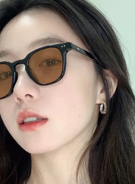 英国chrry koop新款时尚方形米钉太阳镜欧美ins海洋片个性墨镜