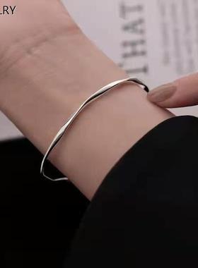 乌比莫斯手环手镯简约冷淡风