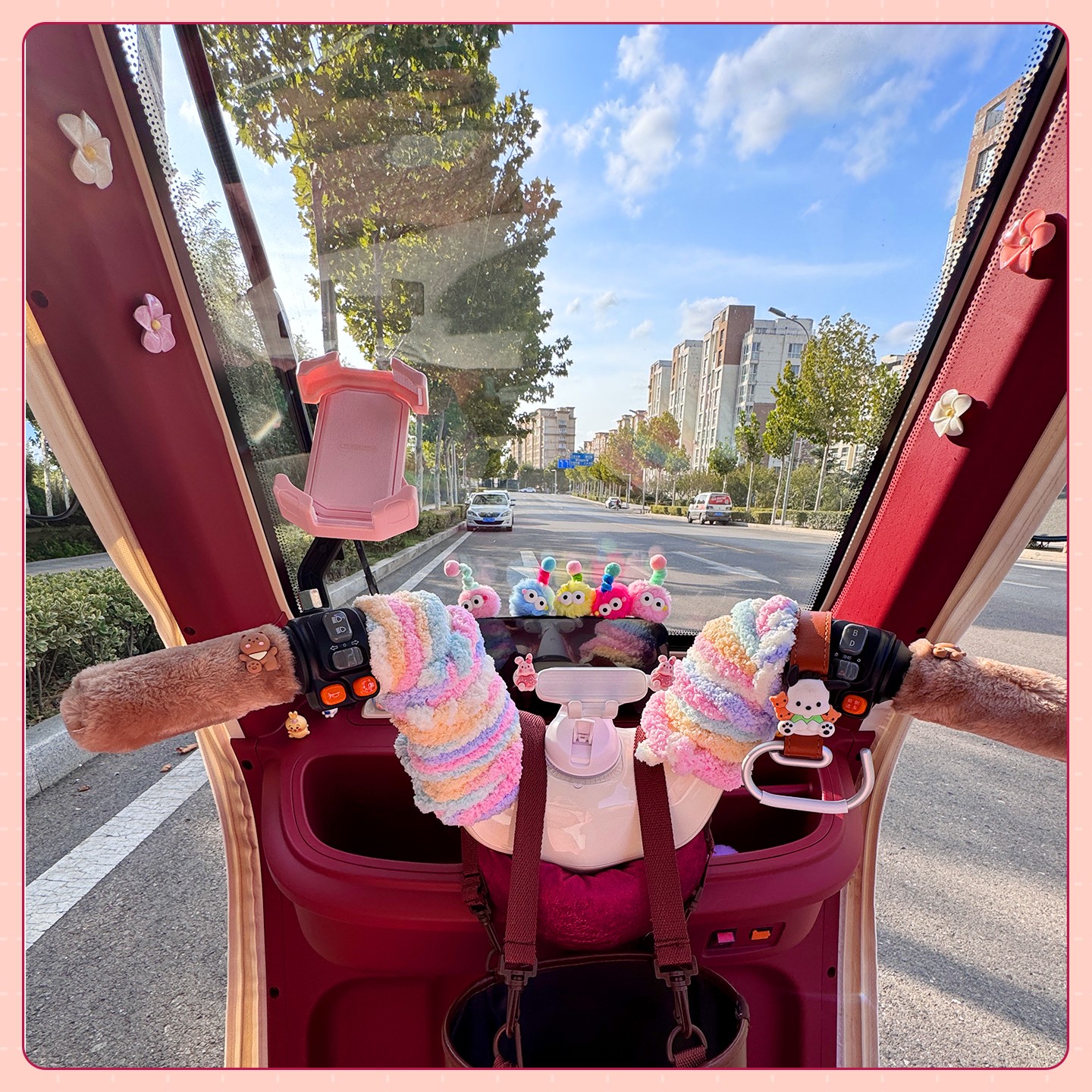 适用雅迪cl12装饰配件翅膀贴纸发条蜡笔小新摆件电动三轮车内饰品 - 图2