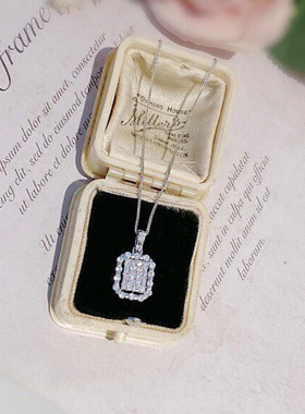 Early Spring Necklace Hollow Diamond Square Necklace