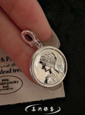 嘉兴银家s925纯银小众设计感人像简约吊坠女韩式复古轻奢圆牌项坠