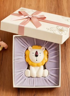 可爱小狮子卡通桌面摆件礼盒装