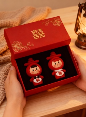 红色喜字本命年结婚礼物摆件一对