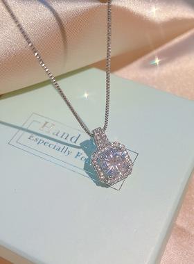 锆石方钻锁骨链简约韩国高碳仿真钻戒子耳钉吊坠三件套生日礼物