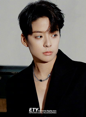 黑宝石小众钛钢痞帅项链