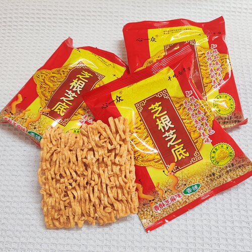 心一众芝根芝底香酥芝麻味原味46克干脆干吃面速食零食方便面麻叶 - 图2