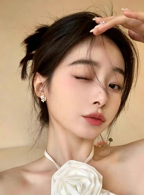 高级感小众设计纯白色花朵耳钉女