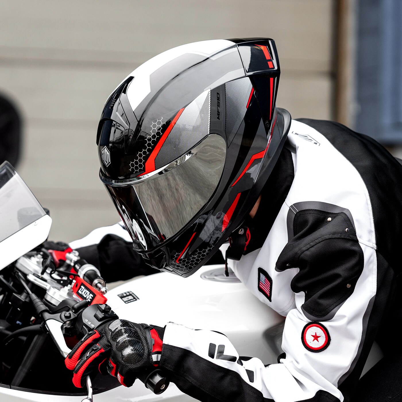 ILM motorcycle imitation racing new helmet with large rear wing