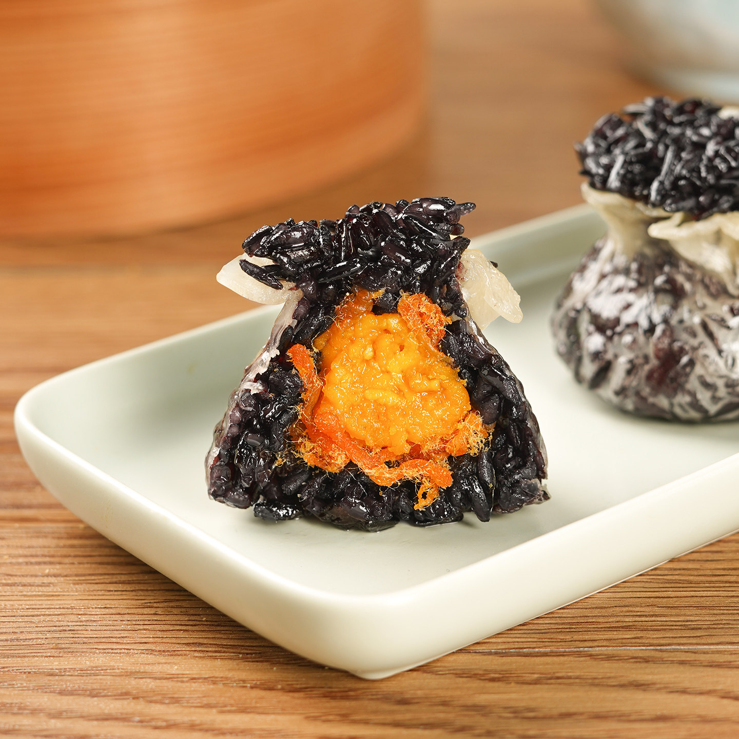 粮觅蛋黄肉松乌米烧麦甜味早餐半成品糯米烧卖儿童面点速冻加热,淘宝优惠券,粉丝福利购,淘宝优惠卷