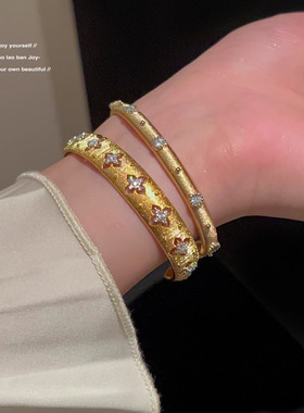 四叶草手镯轻奢小众精致复古手链