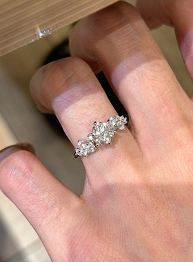 清冷感爆闪仿钻戒指女轻奢高级感