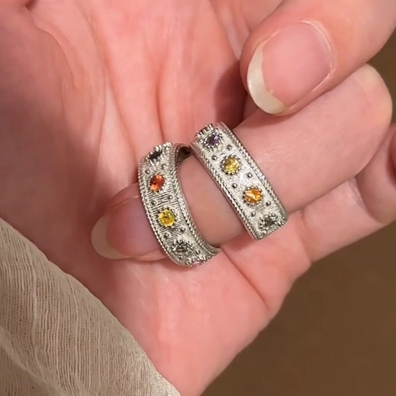 Imitation colored diamond flashing ring for women niche design mid-century style