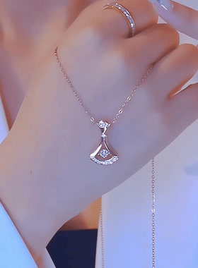 钛钢锁骨链女灵动小裙子不掉色